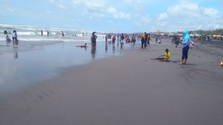 BMKG Imbau Warga Tak Liburan ke Pantai